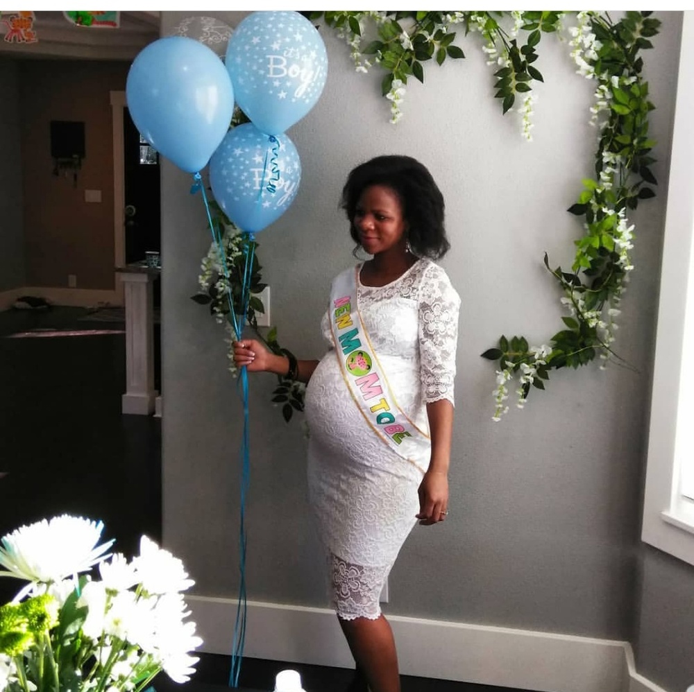Lace maternity dress